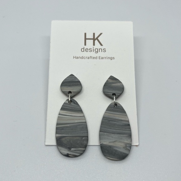 Handcrafted Marbled Clay Earrings - Picture 4 of 6